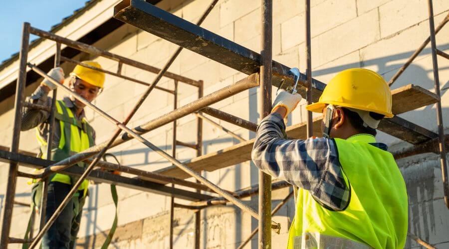 Professional gutter cleaning in Argyle, MI